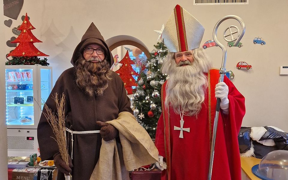 Schreibe dem Samichlaus einen Brief oder male ihm eine Zeichnung. Wir überreichen ihm alle Werke am Samichlaus-Besuch.